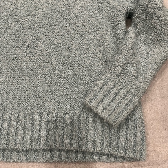 ❤️Host Picks❤️[M]Club Monaco Soft Boucle Turtleneck Chandails Glacier Sweater - Picture 2 of 6